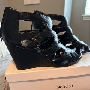 Wedge sandal, great condition